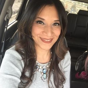 Meet your Posher, Gloria